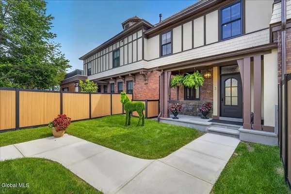 $2,399,900 | 122 Regent Street, Unit 3, Saratoga Springs, NY 12866