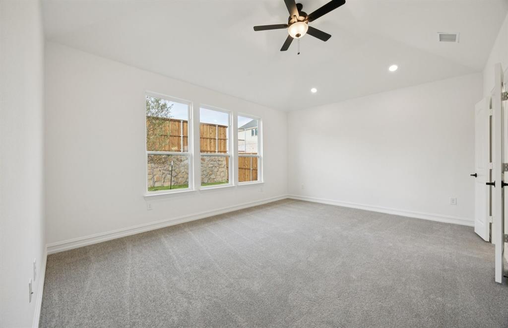 11220 Abbotsbury Road Fort Worth, TX 76052 - Photo 13 of 29 Owner's suite *model representation