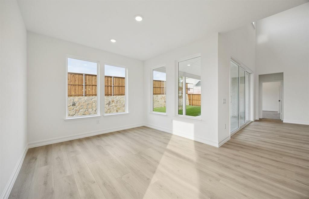 11220 Abbotsbury Road Fort Worth, TX 76052 - Photo 9 of 29 Breakfast area *model representation