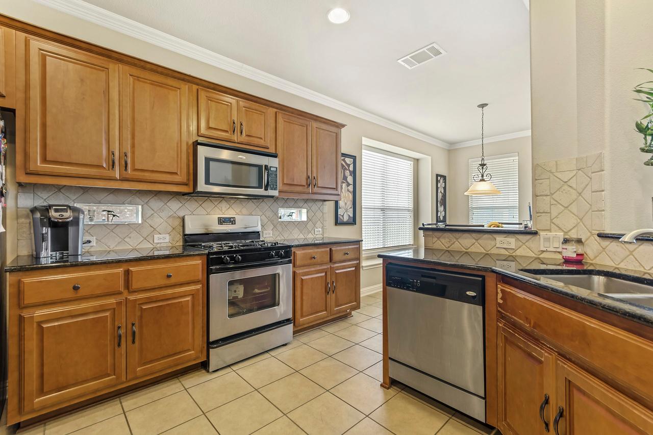 1610 Hidden Springs Path Round Rock, TX 78665 - Photo 13 of 16