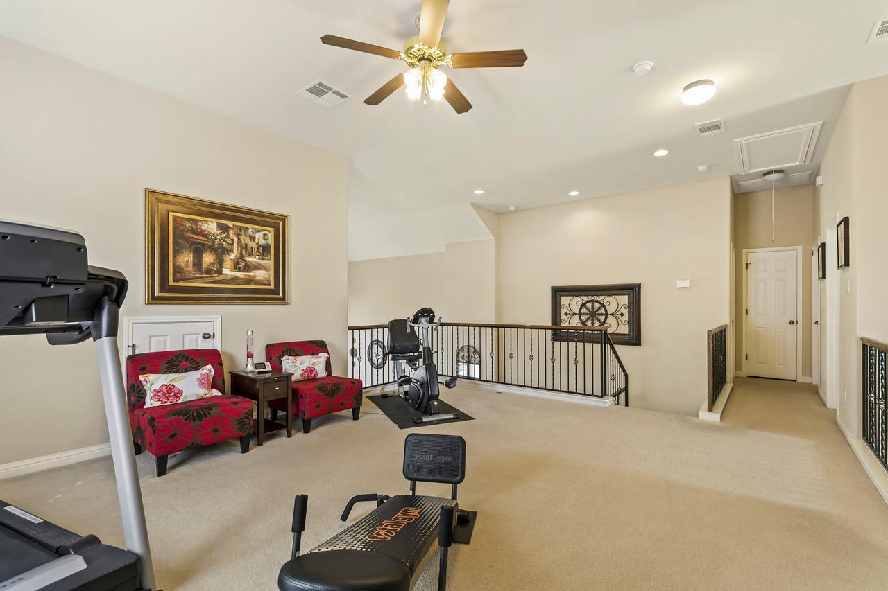 1610 Hidden Springs Path Round Rock, TX 78665 - Photo 5 of 16