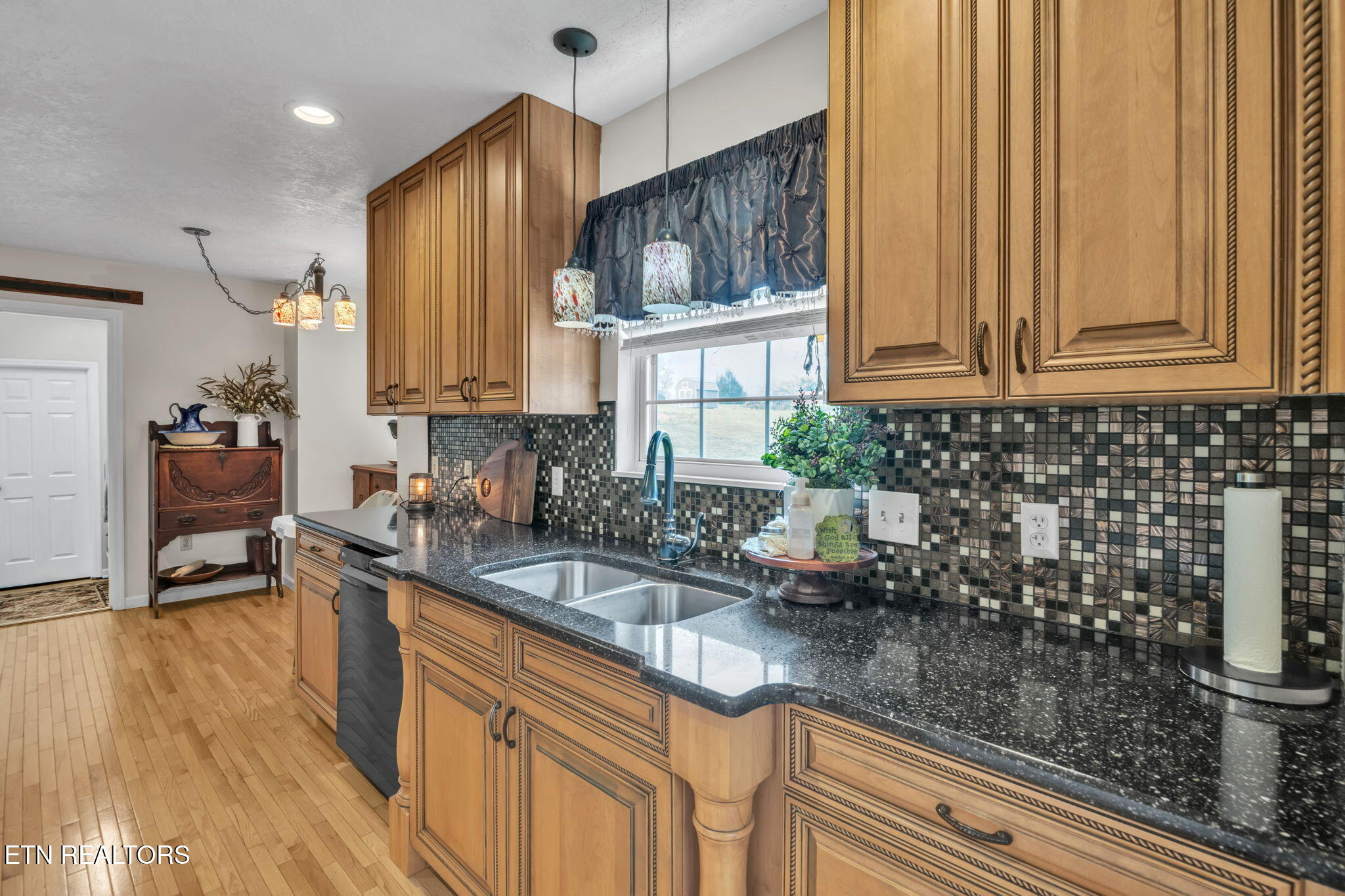 145 Grace Circle Clinton, TN 37716 - Photo 16 of 37 16-web-or-mls-145 Grace Circle-9020