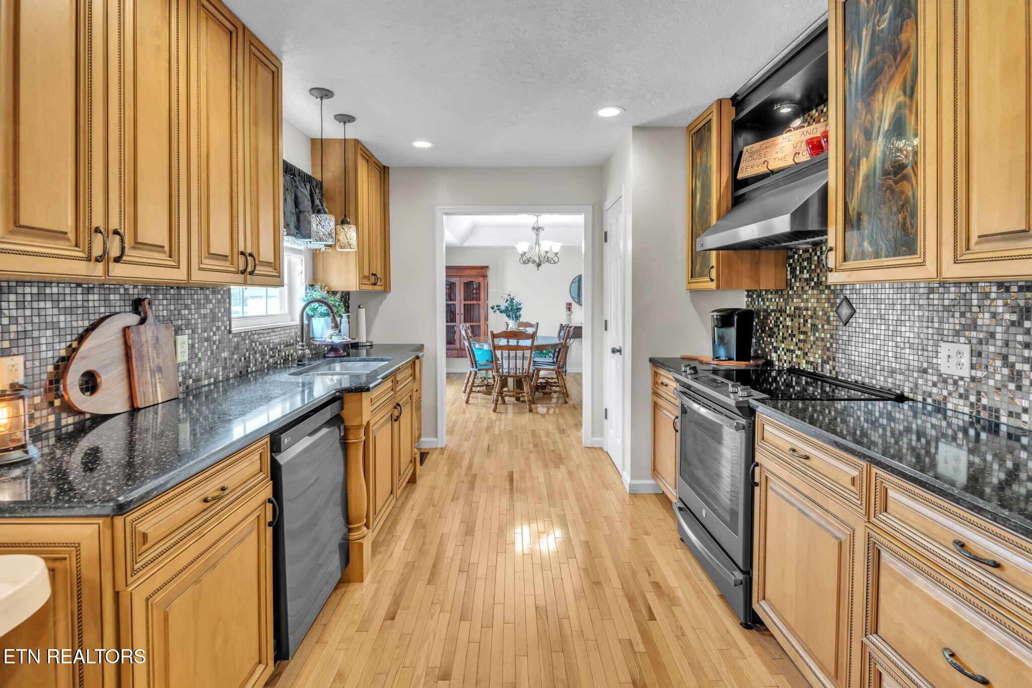 145 Grace Circle Clinton, TN 37716 - Photo 18 of 37 18-web-or-mls-145 Grace Circle-9026