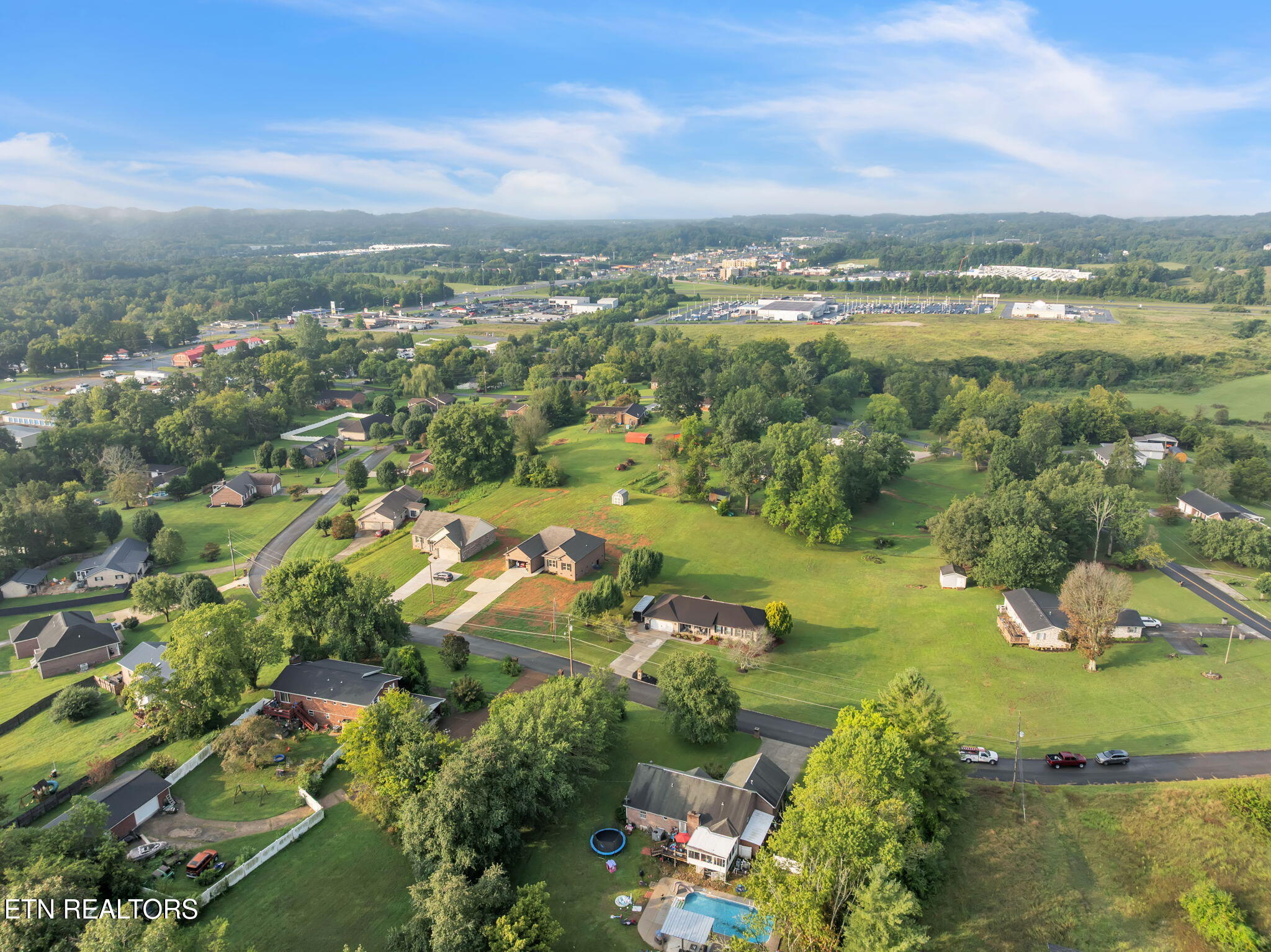 145 Grace Circle Clinton, TN 37716 - Photo 6 of 37 41-web-or-mls-145 Grace--31