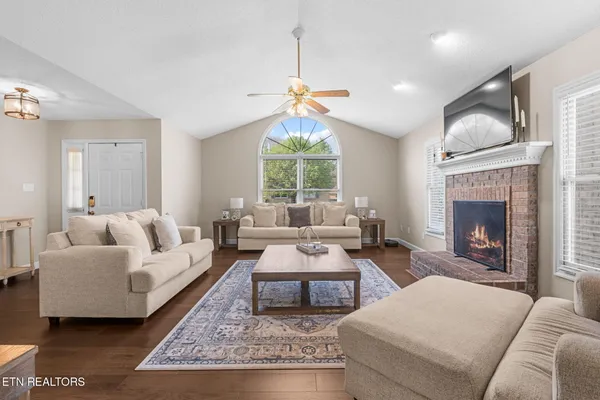 $439,900 | 3513 Greywolfe Drive, Knoxville, TN 37921