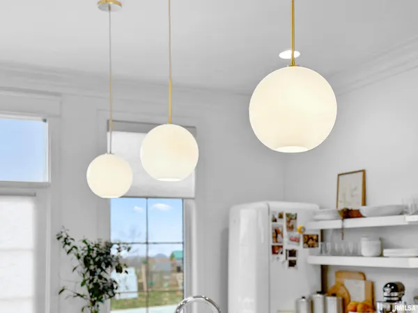 $3,000 | 824 West Moss Avenue, Unit 3, Peoria, IL 61606