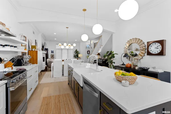 $3,000 | 824 West Moss Avenue, Unit 3, Peoria, IL 61606