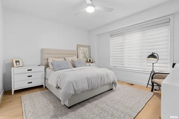 $3,000 | 824 West Moss Avenue, Unit 3, Peoria, IL 61606