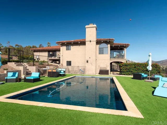 $4,050,000 | 7087 Rancho Santa Fe View Court, Rancho Santa Fe, CA 92067
