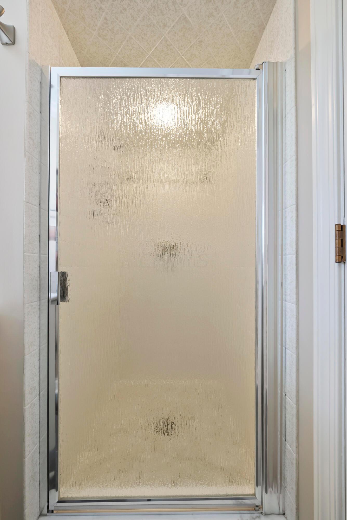 1490 Kirkley Road Columbus, OH 43221 - Photo 28 of 99 In Law Suite Full Bathroom