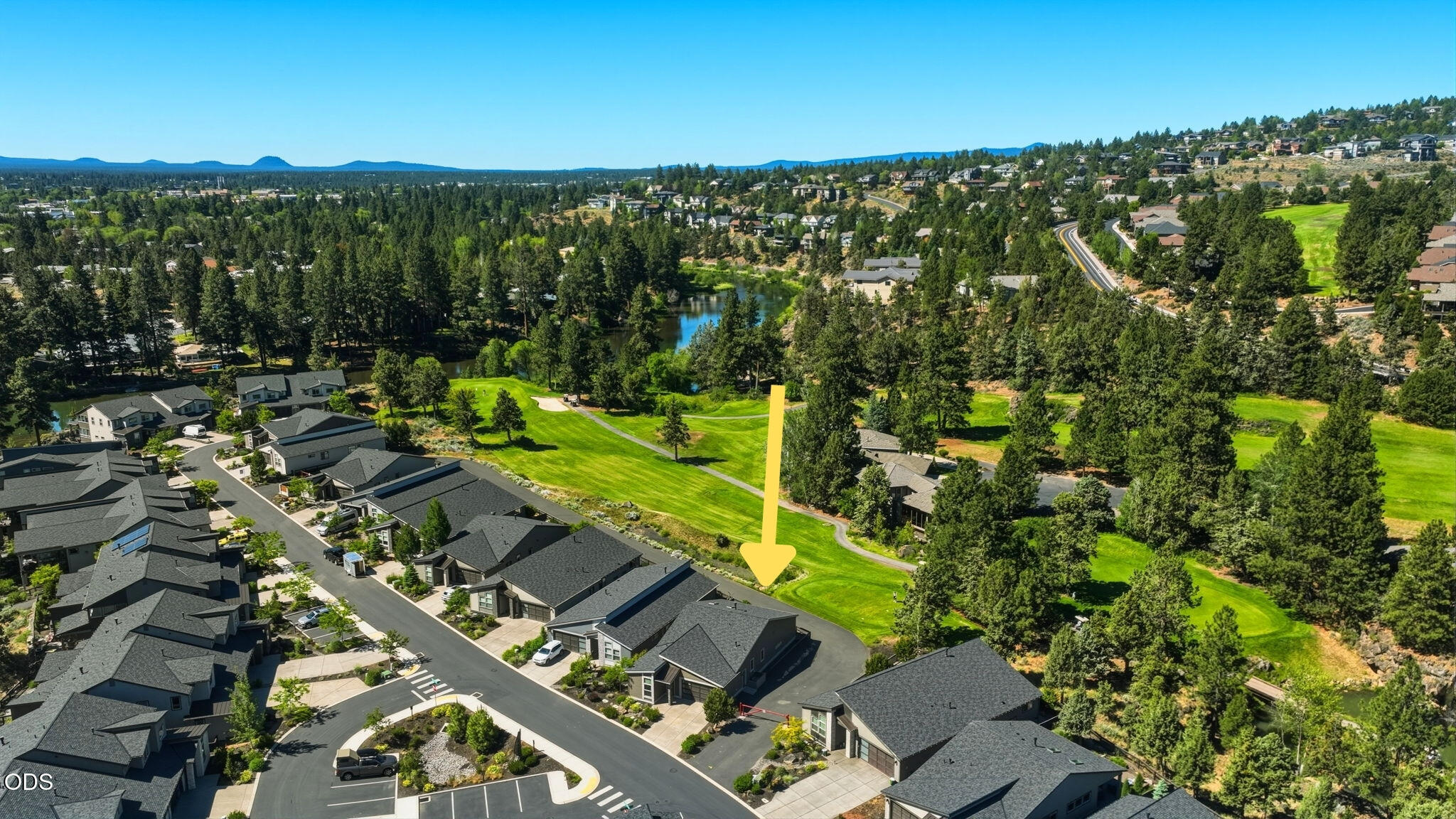 2627 Northwest Rippling River Court Bend, OR 97703 - Photo 4 of 48
