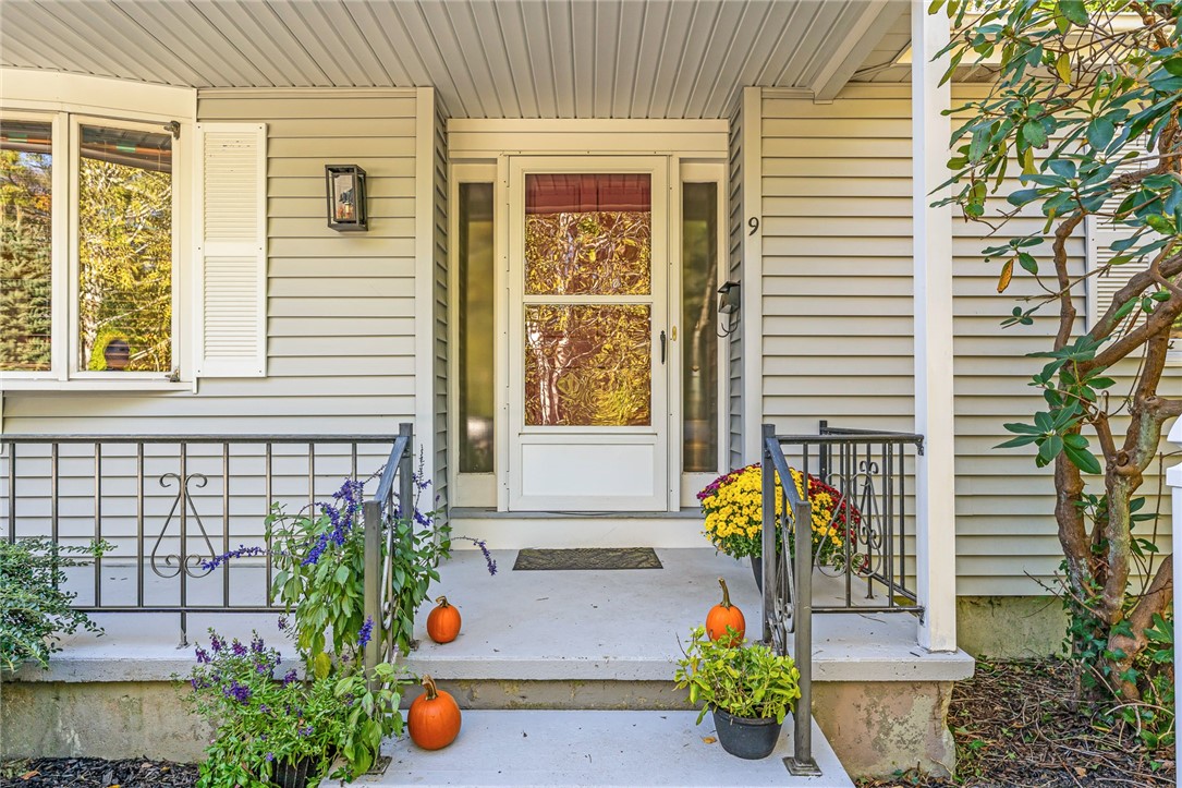 9 Cedar Crest Drive Westerly, RI 02891 - Photo 4 of 48