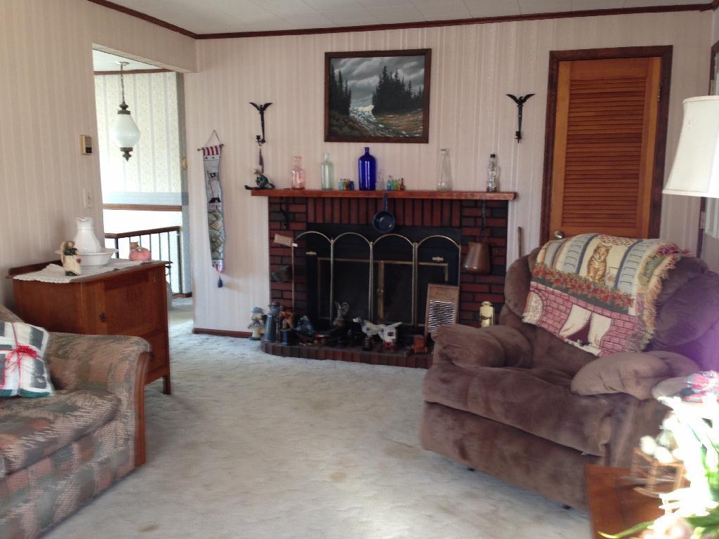 1013 Battle Ridge Road Clinton, ME 04927 - Photo 7 of 16 Living Room