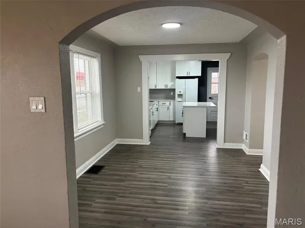 $269,000 | 2555 Telegraph Road, Mehlville, MO 63125