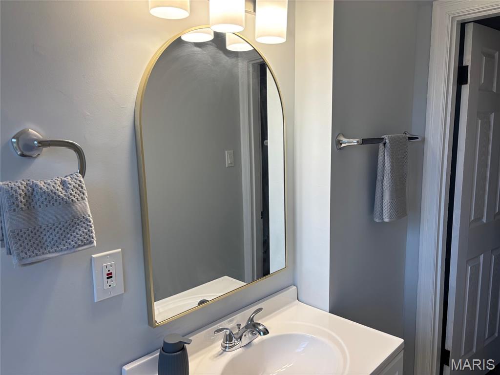 2555 Telegraph Road Mehlville, MO 63125 - Photo 18 of 37