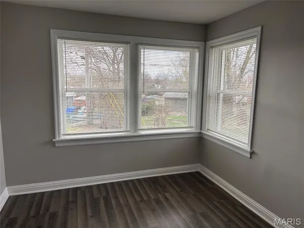 $269,000 | 2555 Telegraph Road, Mehlville, MO 63125
