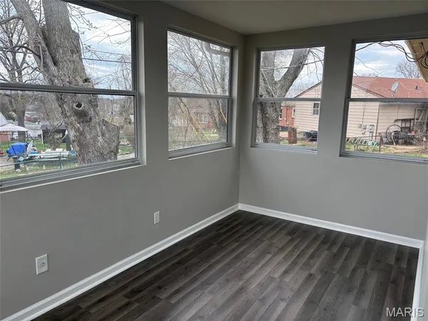 $269,000 | 2555 Telegraph Road, Mehlville, MO 63125
