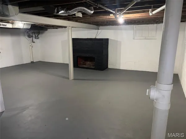 $269,000 | 2555 Telegraph Road, Mehlville, MO 63125