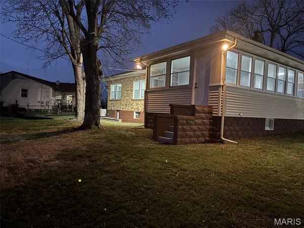 $269,000 | 2555 Telegraph Road, Mehlville, MO 63125