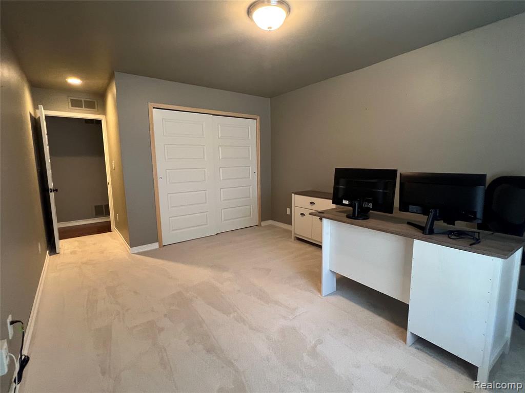 29726 Pine Ridge Circle Farmington, MI 48331 - Photo 16 of 25