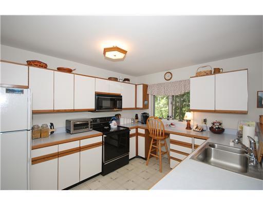82 Marshall Road Naples, ME 04055 - Photo 3 of 25 Kitchen.