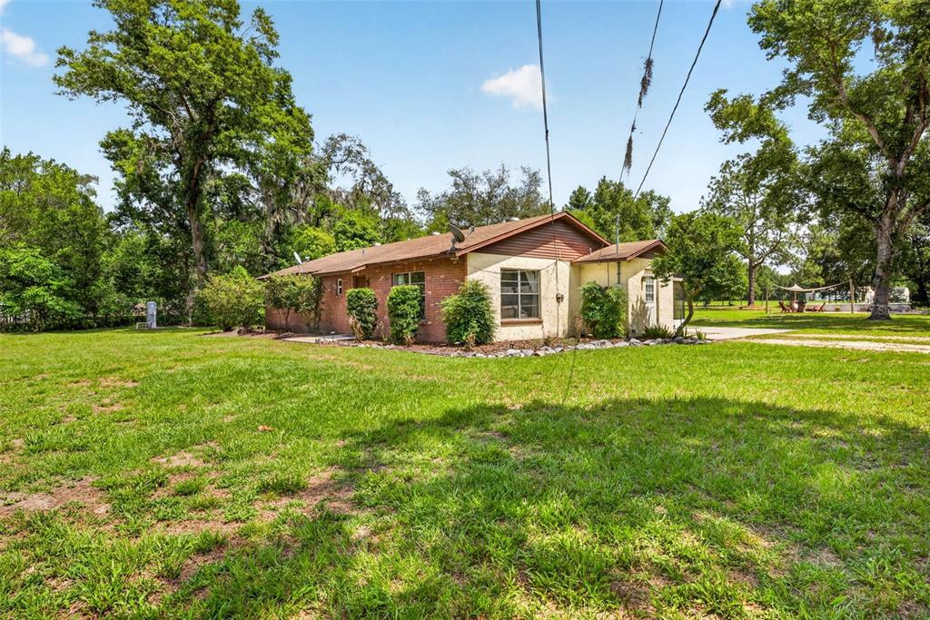 37314 Tucker Road Zephyrhills, FL 33541 - Photo 2 of 48