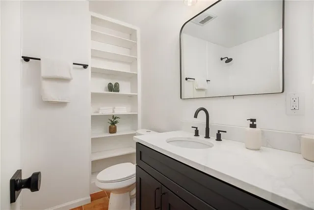 $289,900 | 10701 Grandview Road, Kansas City, MO 64137