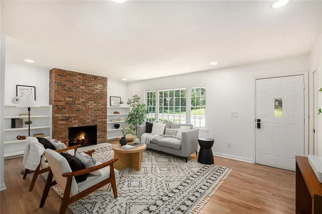 $289,900 | 10701 Grandview Road, Kansas City, MO 64137