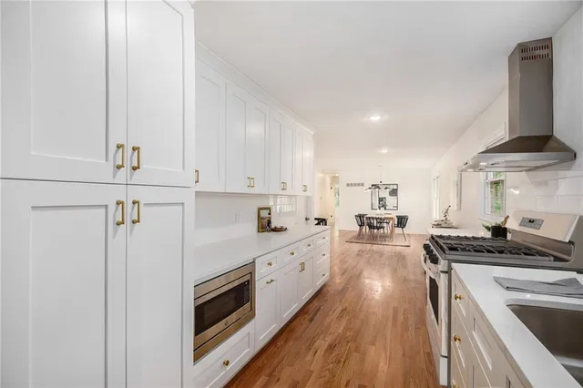 $289,900 | 10701 Grandview Road, Kansas City, MO 64137