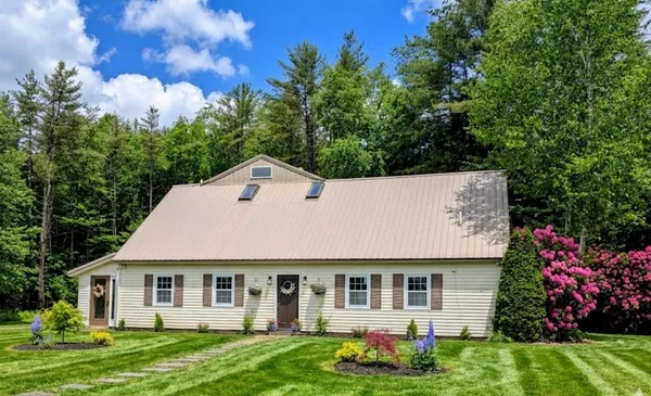 $525,000 | 104 John Stark Highway, Newport, NH 03773