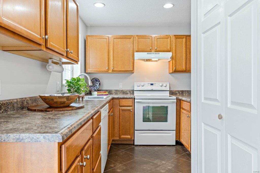 9210 Eager Road St. Louis, MO 63144 - Photo 11 of 24 Gallery Image 11