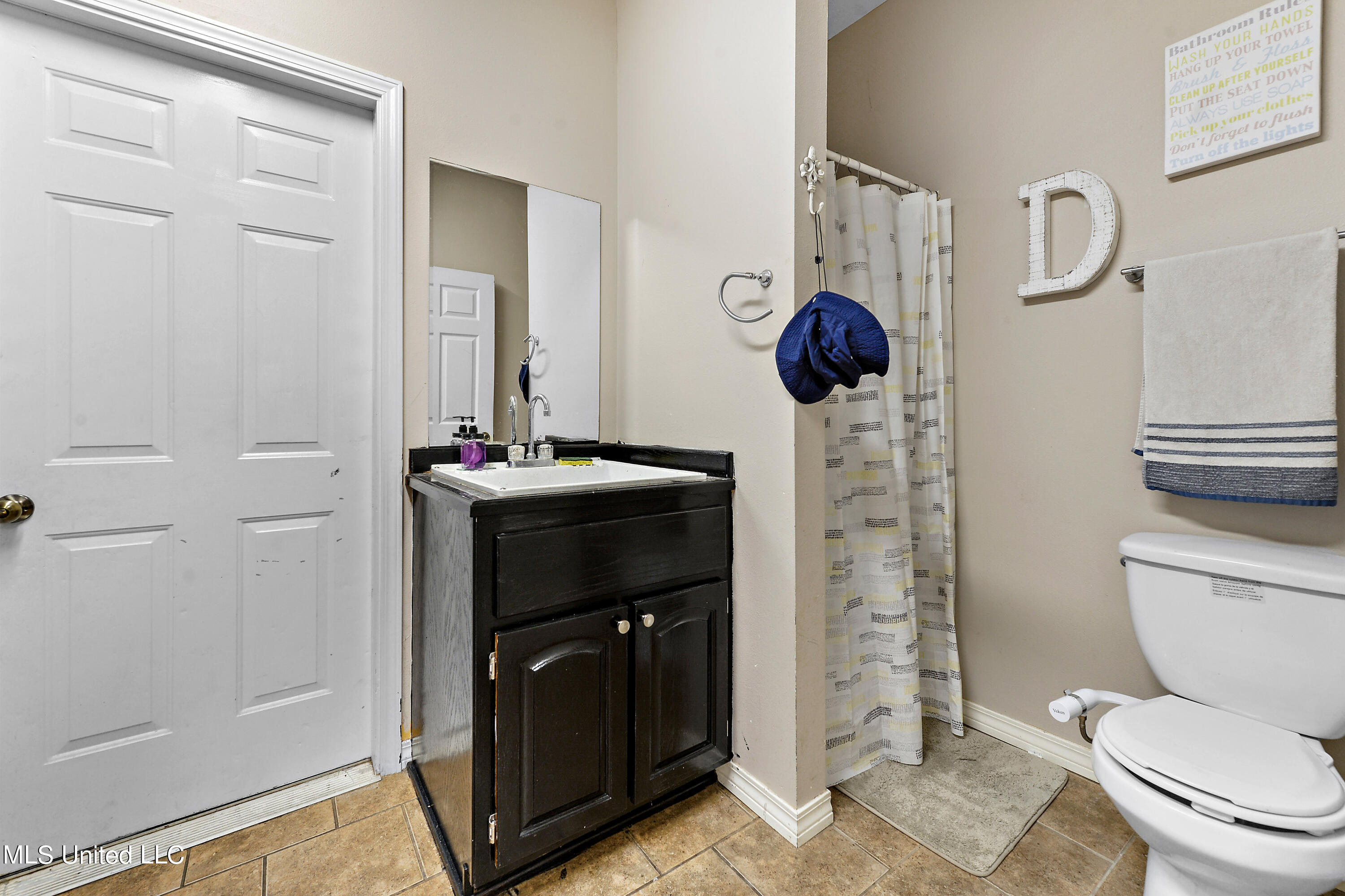 6367 Crump Road Kiln, MS 39556 - Photo 23 of 31 3rd Bathroom