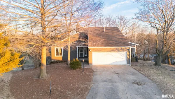 $179,500 | 2216 Cordova Court, Pekin, IL 61554