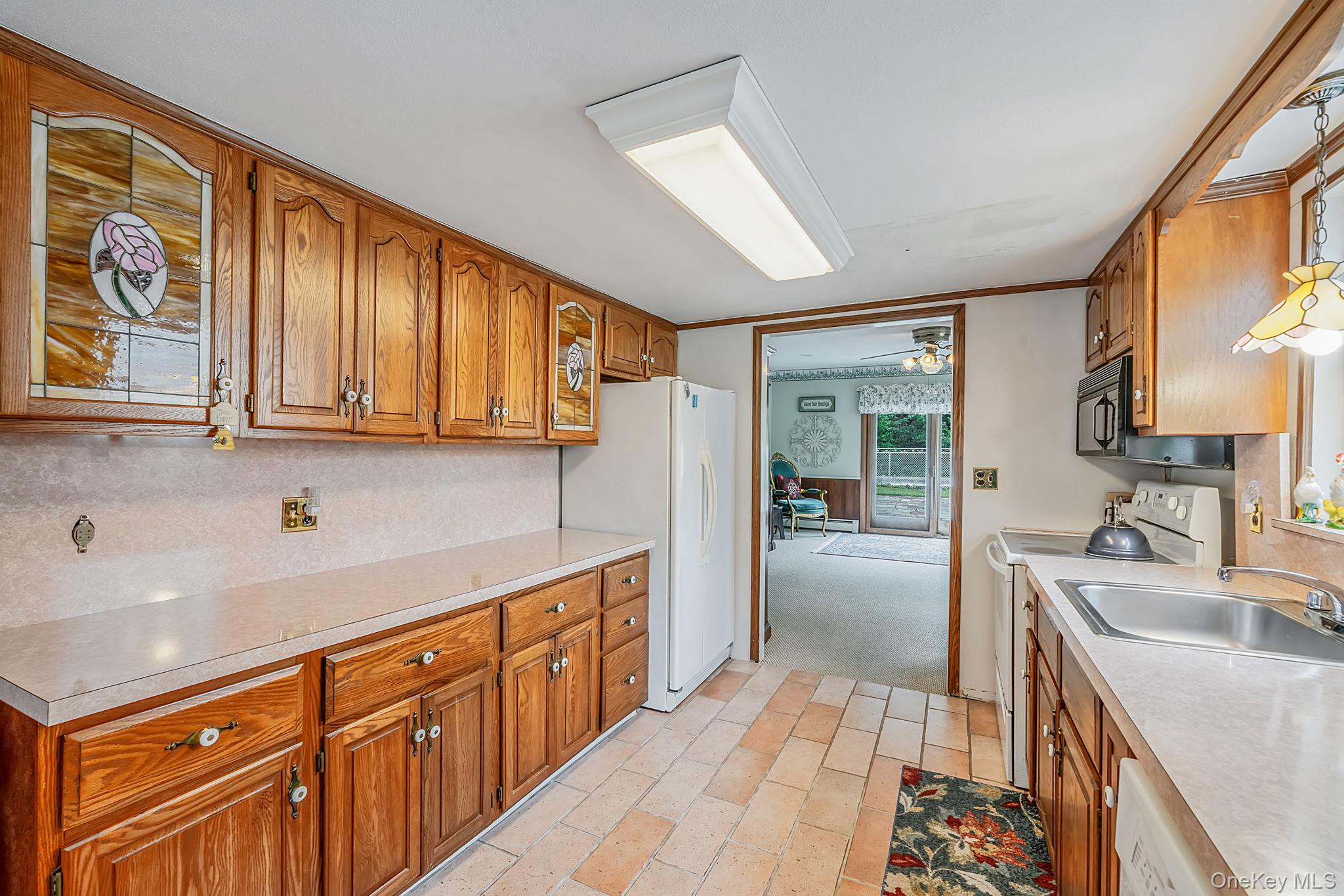1 East Jackwill Road East Patchogue, NY 11772 - Photo 8 of 32