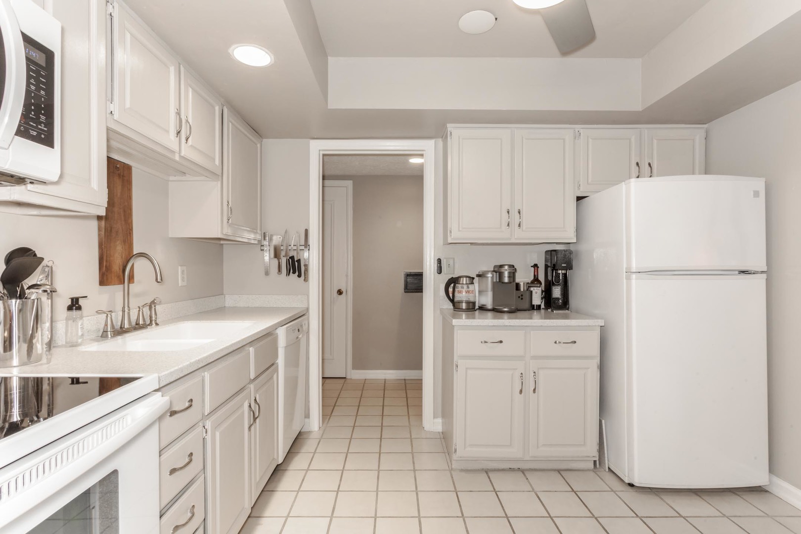 111 Rust Road, Unit 206 Bloomington, IL 61701 - Photo 11 of 26 Gallery Image 11