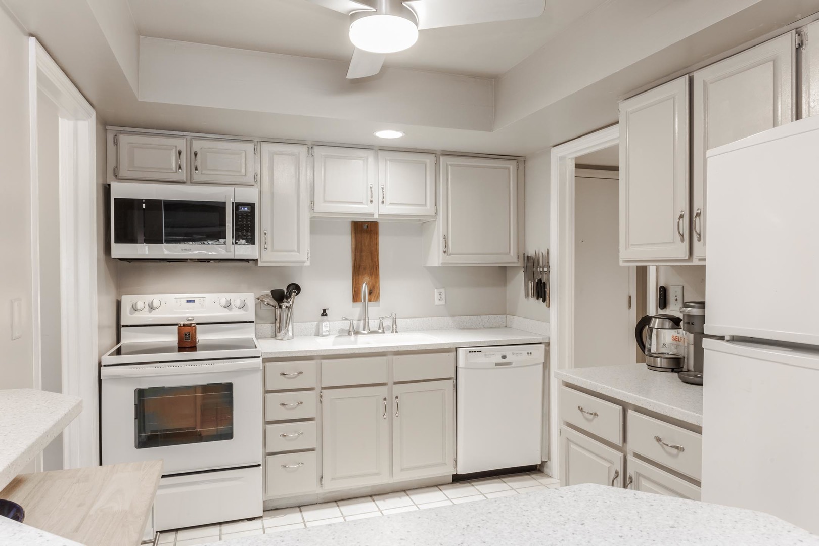 111 Rust Road, Unit 206 Bloomington, IL 61701 - Photo 10 of 26 Gallery Image 10