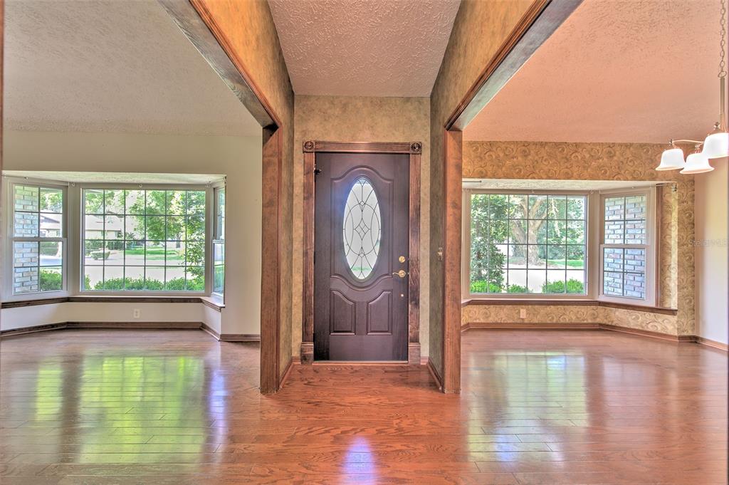 2102 Whitlock Place Dover, FL 33527 - Photo 3 of 45