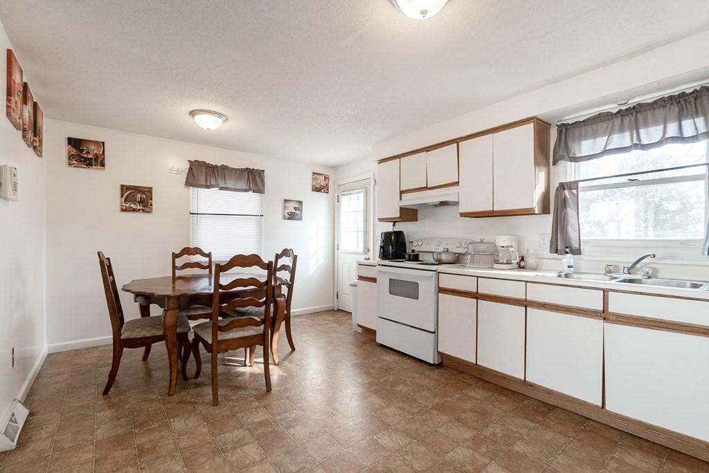 15-17 Watling Street Springfield, MA 01104 - Photo 3 of 17 Gallery Image 3