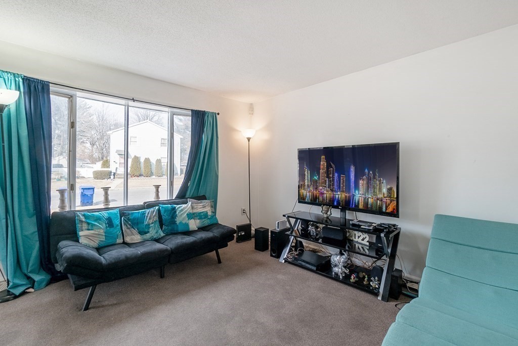 15-17 Watling Street Springfield, MA 01104 - Photo 4 of 17 Gallery Image 4