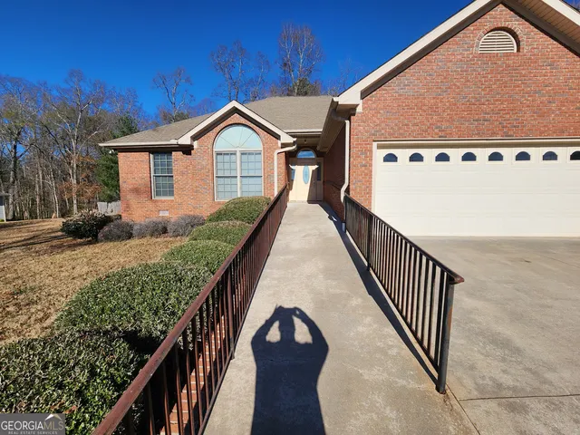 $289,000 | 70 Golden Oaks Drive, Hartwell, GA 30643
