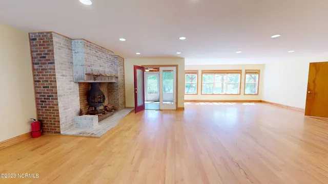 $2,750 | 245 Lakeside Drive, Aberdeen, NC 28315