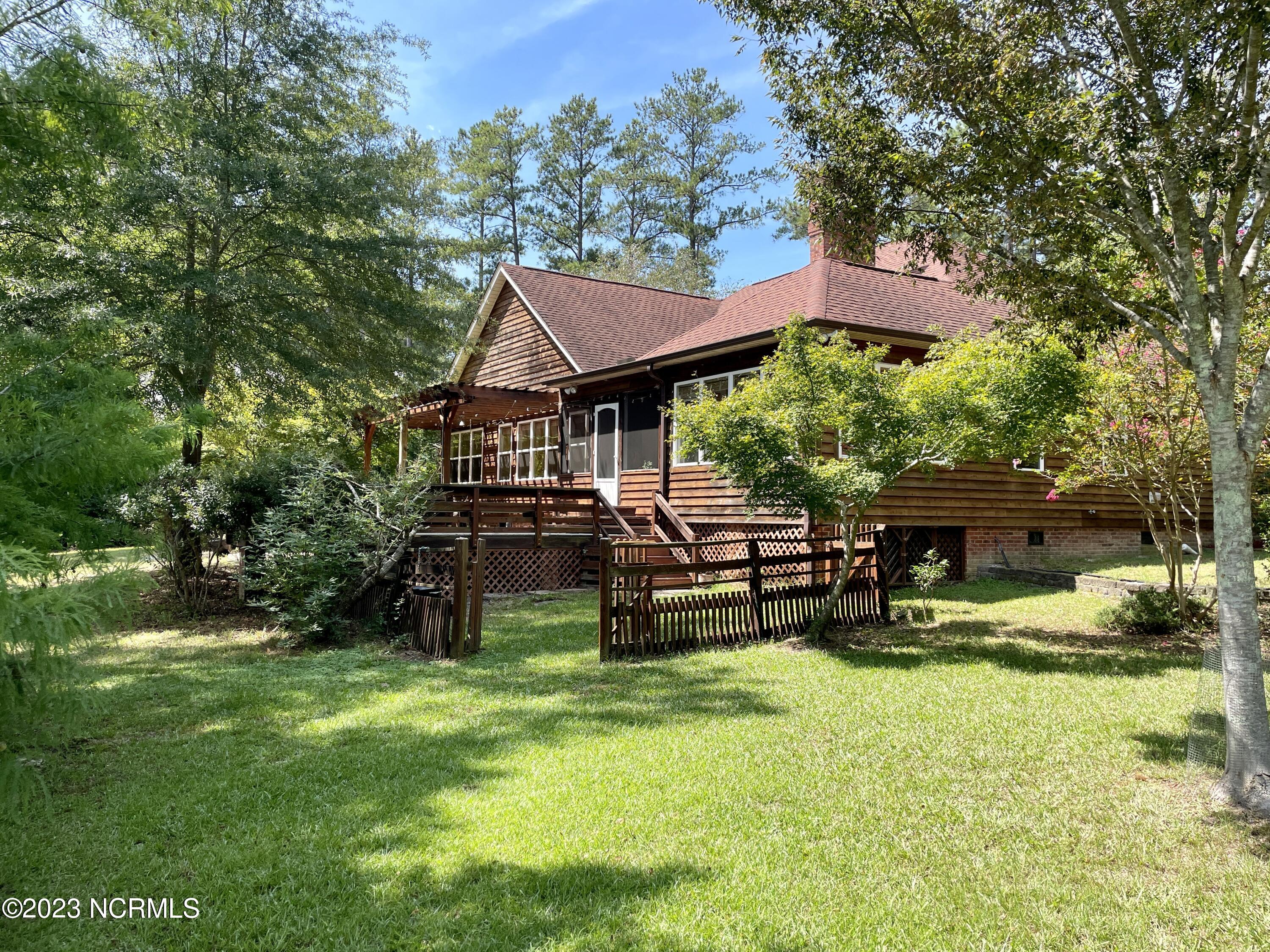 245 Lakeside Drive Aberdeen, NC 28315 - Photo 3 of 45 IMG_1025