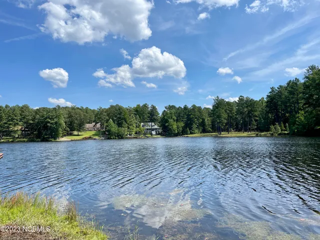 $2,750 | 245 Lakeside Drive, Aberdeen, NC 28315