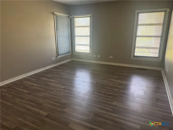 $179,950 | 903 Ave F, Moody, TX 76557