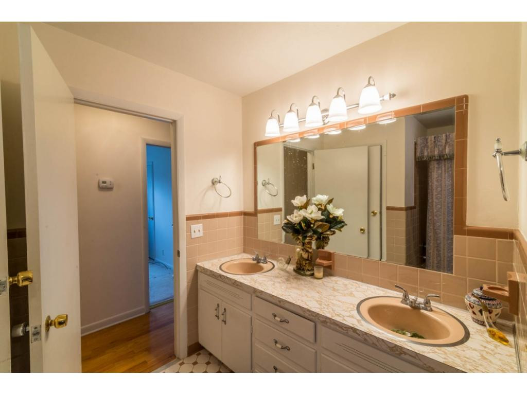21695 Plantation Road Bristol, VA 24202 - Photo 9 of 12 Photo 9