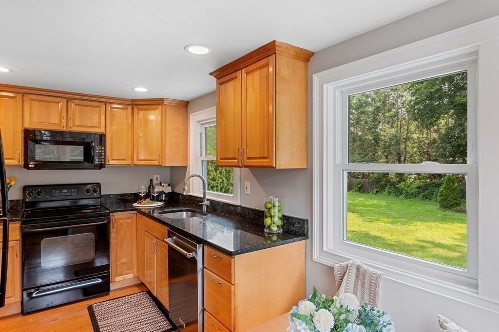 91 Bruce Road Walpole, MA 02081 - Photo 12 of 25 Gallery Image 12