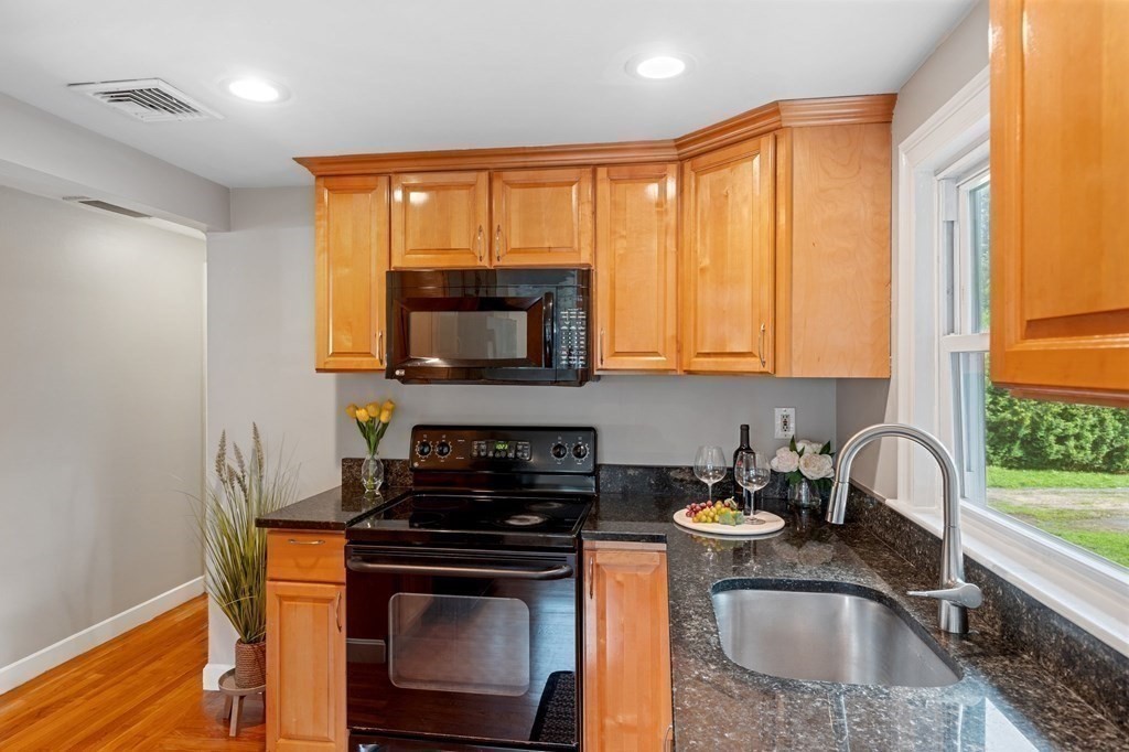 91 Bruce Road Walpole, MA 02081 - Photo 13 of 25 Gallery Image 13