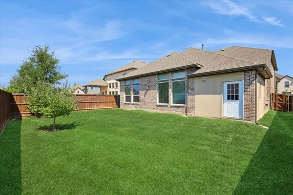 $3,300 | 345 Greenbriar Road, Little Elm, TX 75068