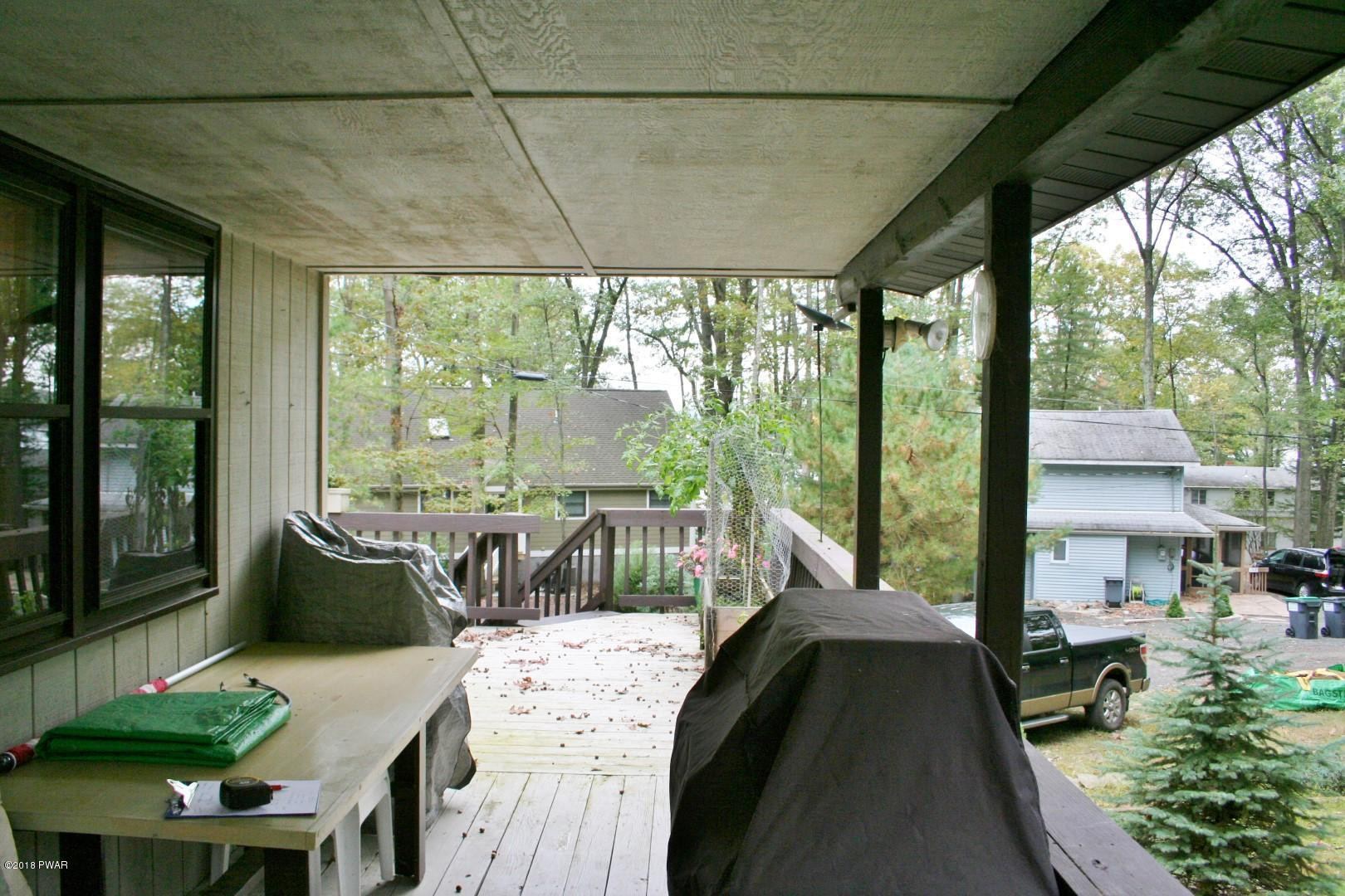 144 Terrace Road Tafton, PA 18464 - Photo 26 of 28 26-Covered Deck