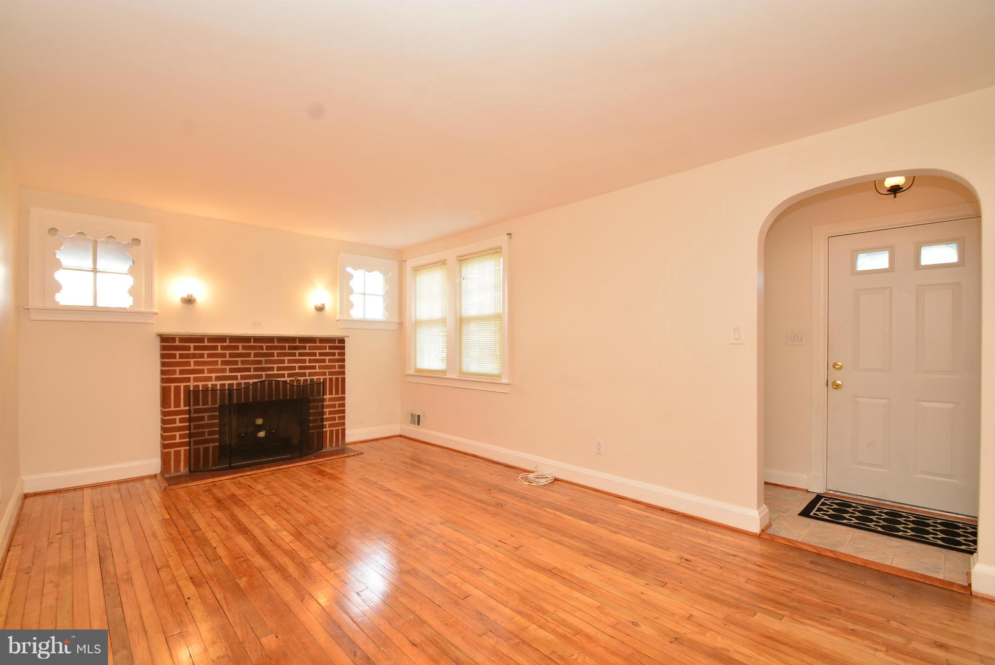 212 Homewood Road Linthicum Heights, MD 21090 - Photo 8 of 28 Living Room